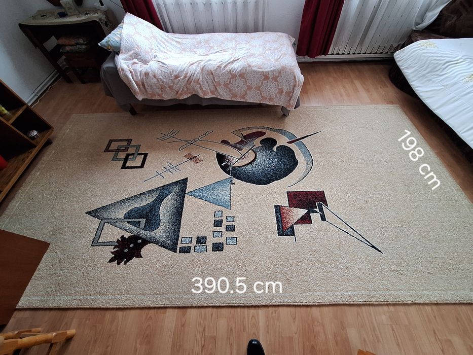 Covor cu forme geometrice (albastru, visiniu)