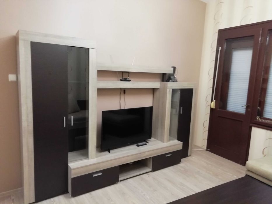 Продава се Тристаен апартамент в Бургас, Възраждане - 80 кв.м за 2125 €/кв.м - Снимка #1