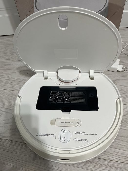 Продам робот пылесос xiaomi