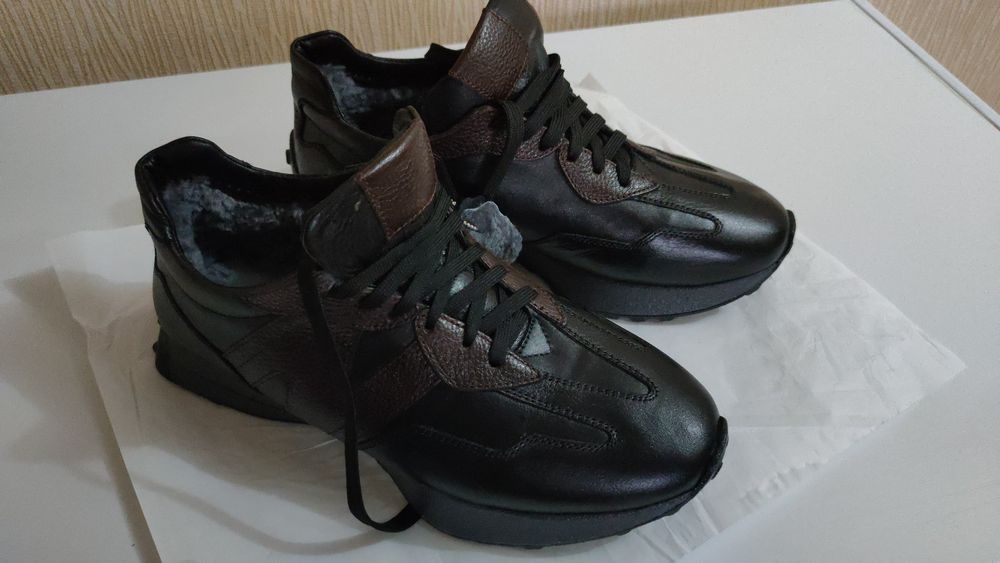 Зимняя обувь сапоги и кроссовки