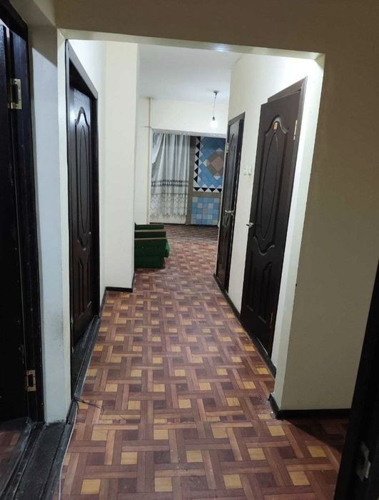 Продается квартира в Сергели 8а, 2х комнатная, 1- этаж. С лифтовойим