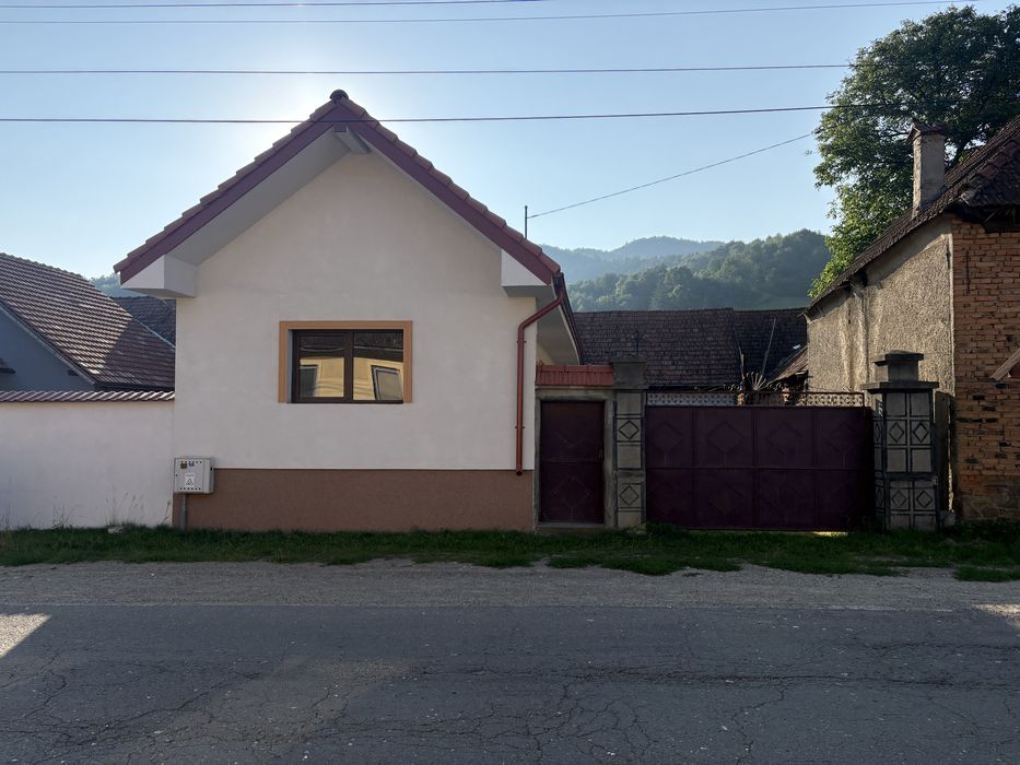 Casa sinca noua situata la DN 73 in centrul comunei