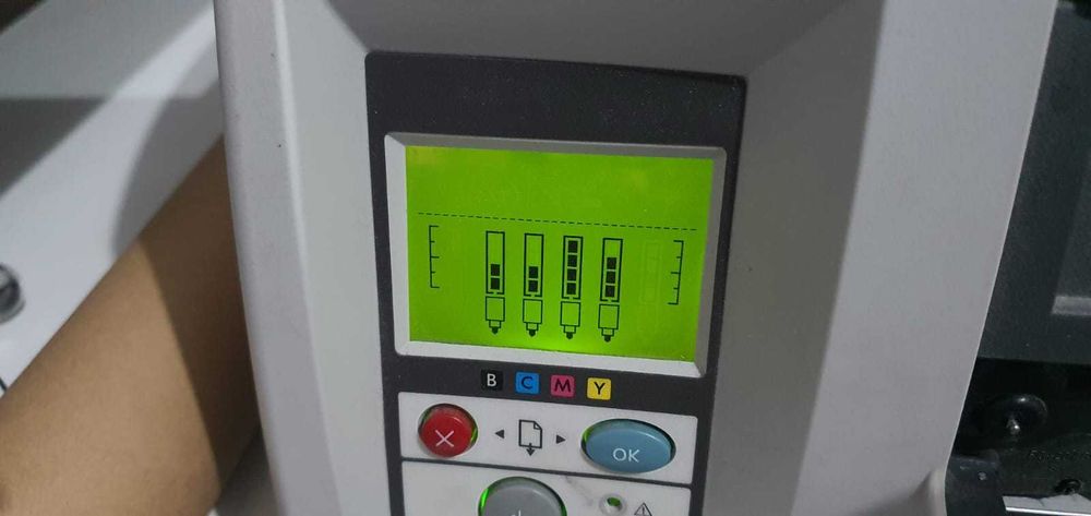 Imprimanta / plotter HP Designjet 111, dimensiune A1 - 500 lei