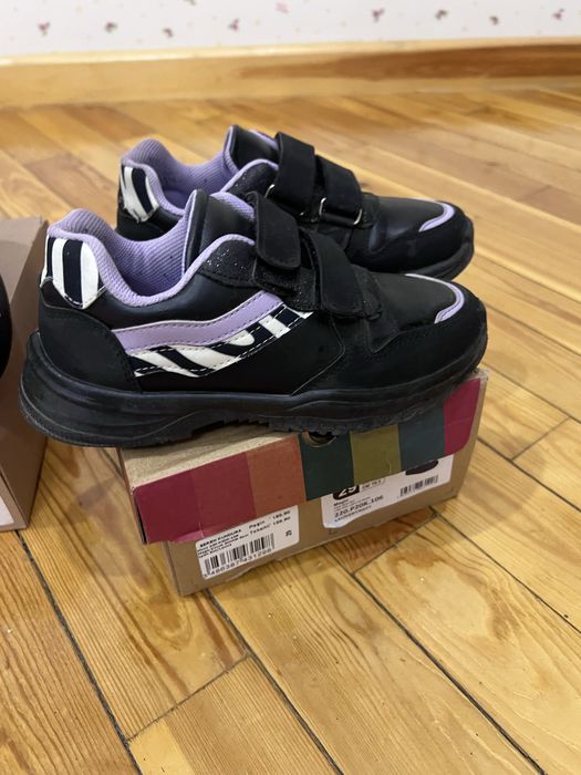 Кроссовки и балетки на девочку