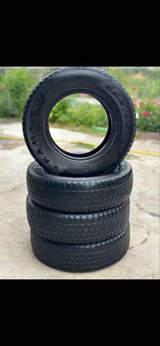 Продам резину 225/75/R16