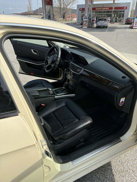 Мерцедес  Е200 cdi 2012 година автоматик