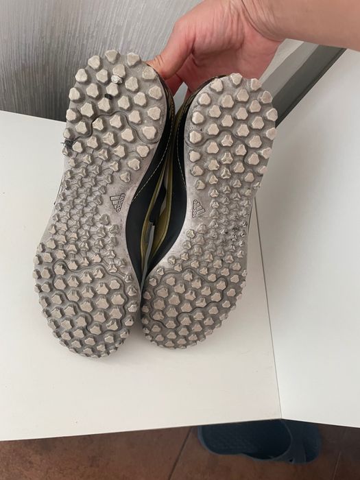 Адидас футбални маратонки