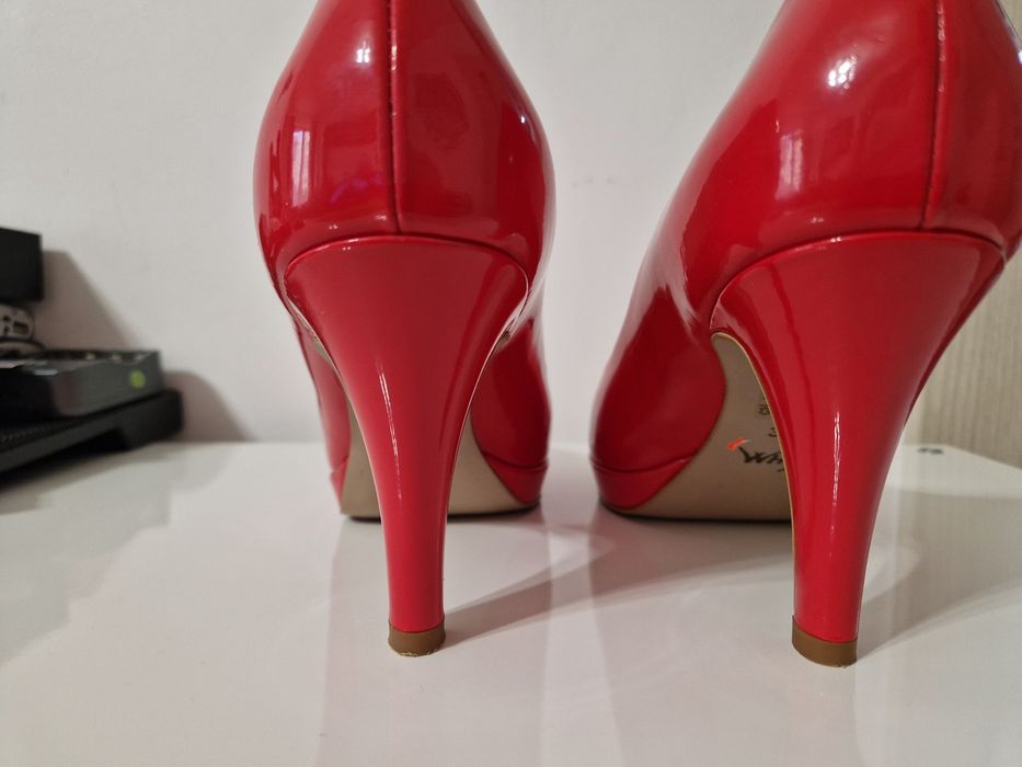 Pantofi 100%  piele naturala lacuită  Why Denis 38