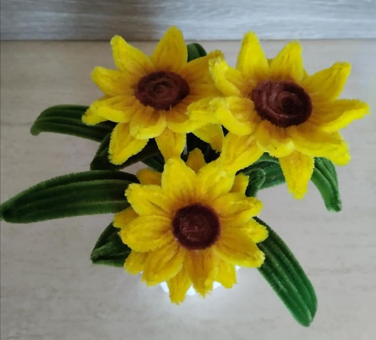 Цветя от телени пръчици