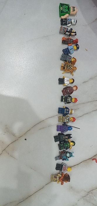 Продам лего минифигурки