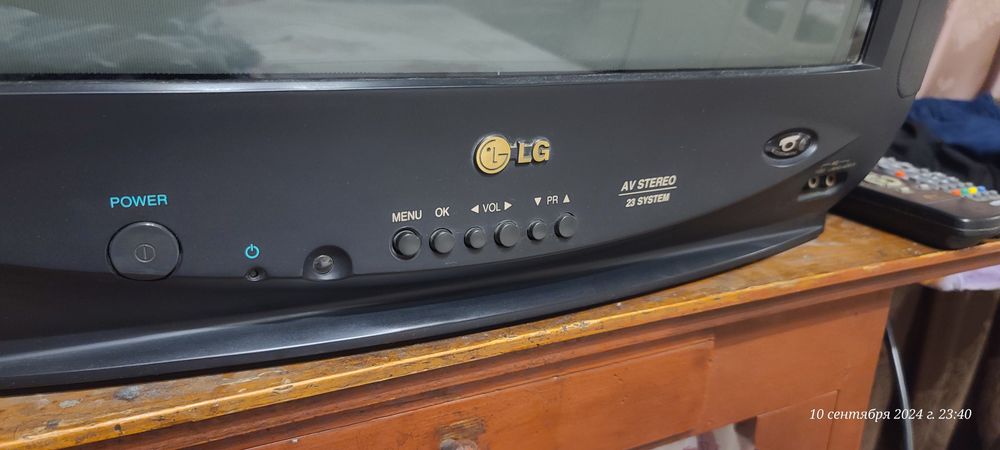 Телевизор LG Golden Eye