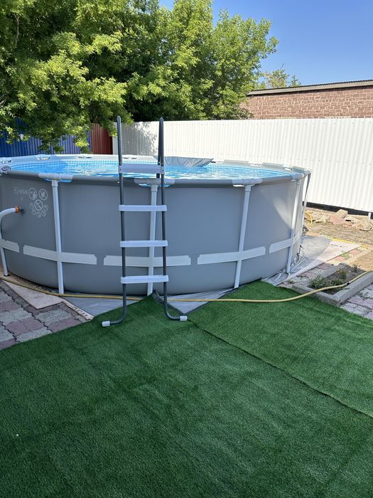 Продам бассейн с насосом