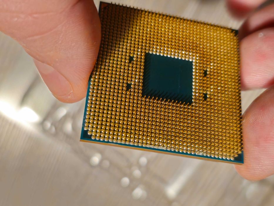 procesor AMD Ryzen 3950x 16 core 32 threads