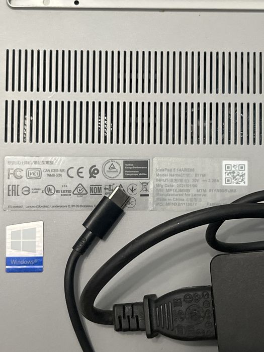 Laptop Lenovo AMD Ryzen 5 4500 Series
