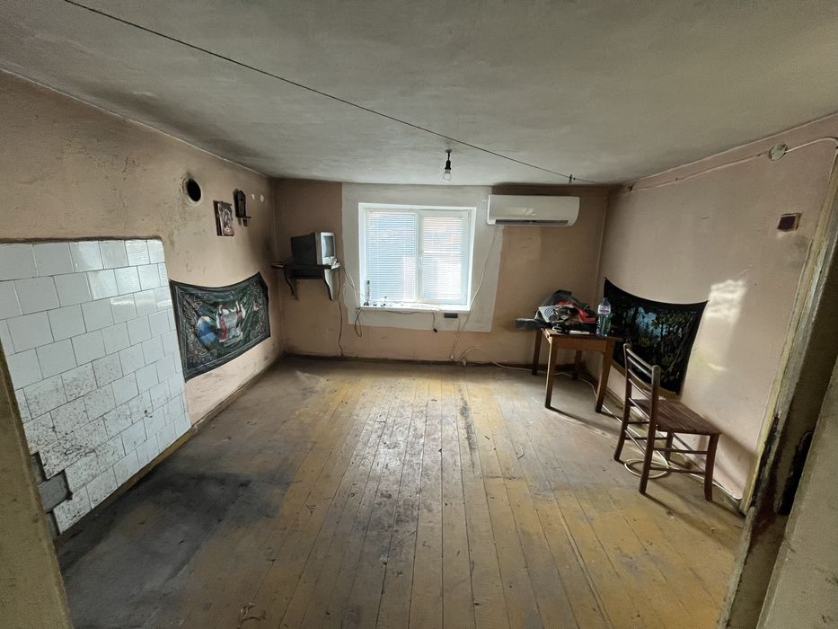 Къща в с. Равногор 200м2