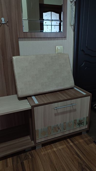 Продам  прихожую