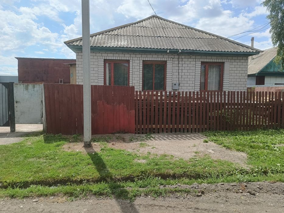 Продам теплый шпальный дом.