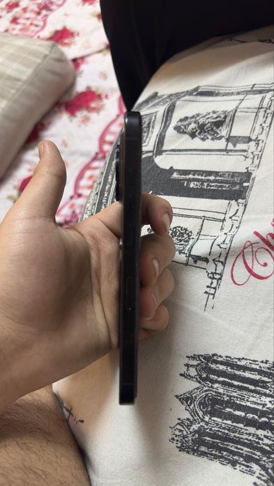 Айфон 16 про почти новый