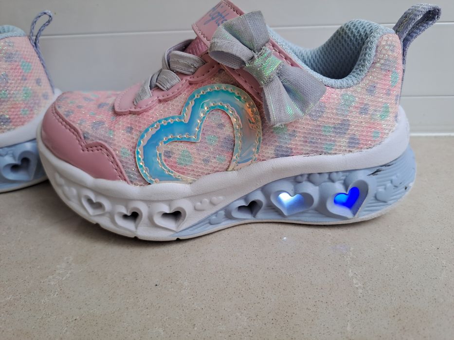 Маратонки Skechers flutter heart lights