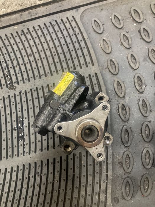 Renault Kangoo,Laguna,Megane 1999година 1.9dti Хидравлична Помпа