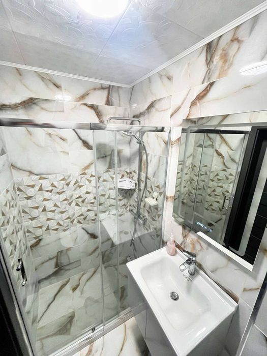 Дава се под наем Двустаен апартамент в Пловдив, Остромила - 72 кв.м за 499.8 € - Снимка #1