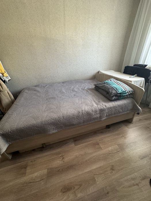 Продам кровать 140*200 с матрасом