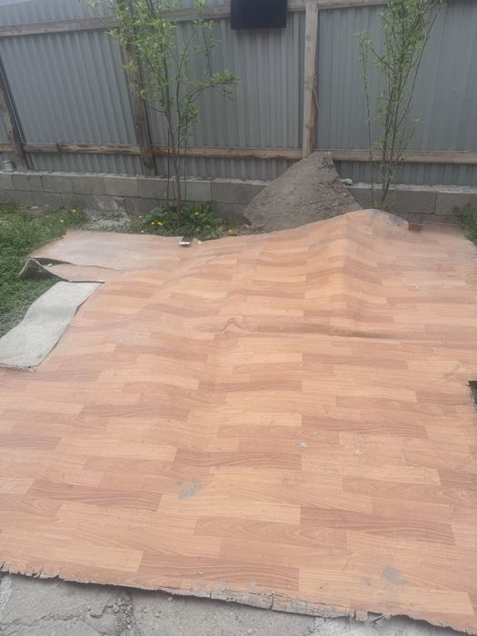 линолеум отдам дарам