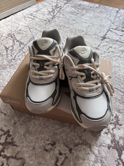 Adidași ASICS GEL-NYC "Cream / Oyster Grey" - Noi, Mărimea 42, Full Box