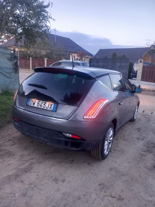 Lancia din 2010 cu