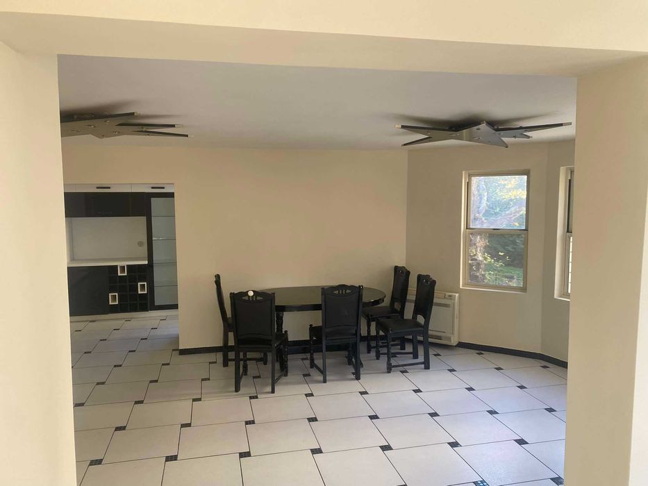 Продава се Многостаен апартамент в Варна, Център - 136 кв.м за 2280 €/кв.м - Снимка #2