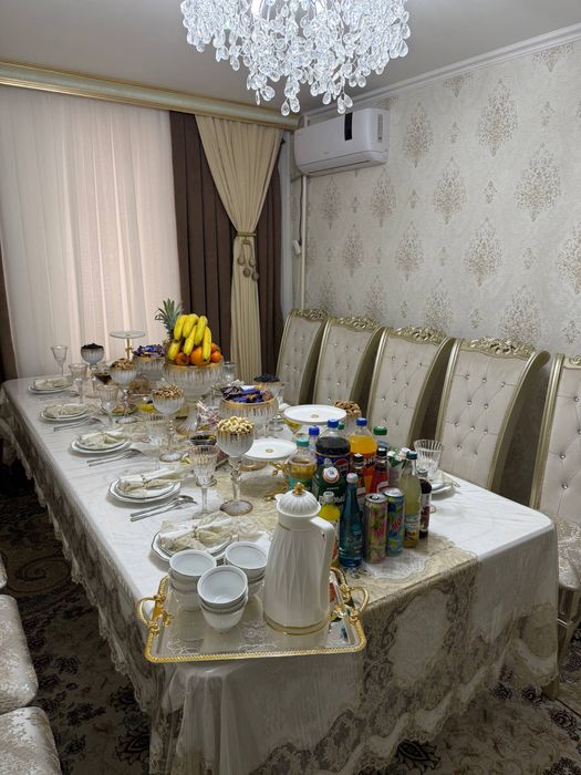 Стол + 10 та стули билан сотилади