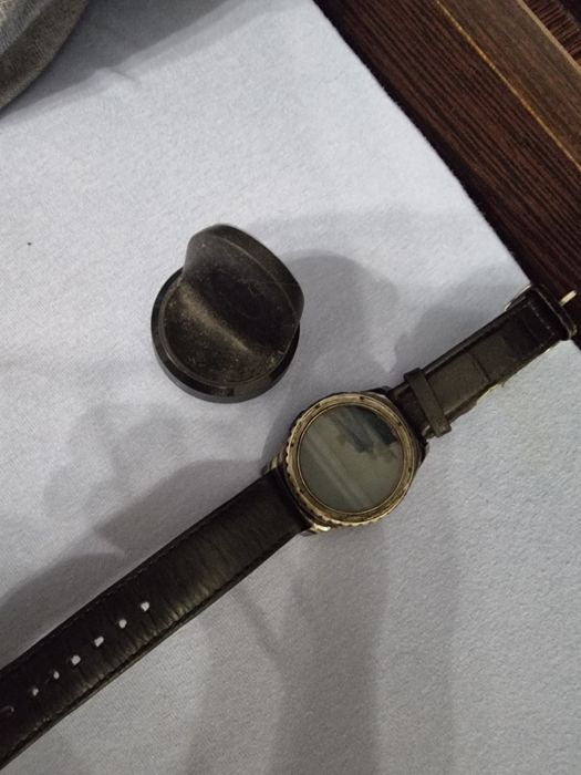 Продам sumsung gear s2
