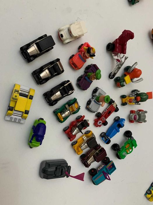 Kinder surprise   11 masini la alegere