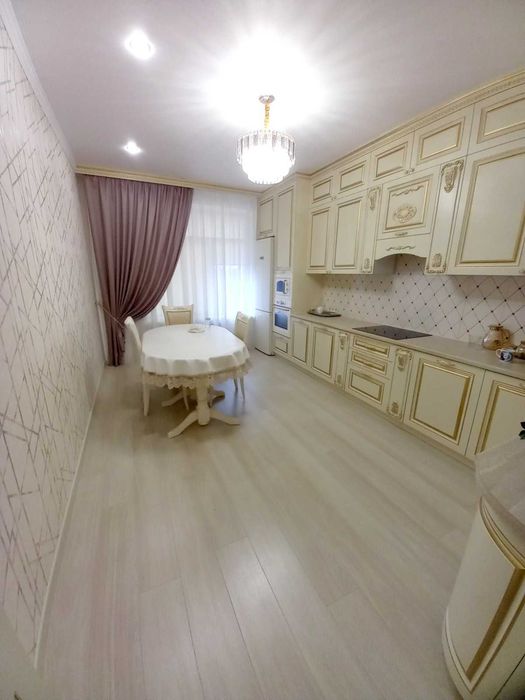 Продам 4 комн квартиру срочно