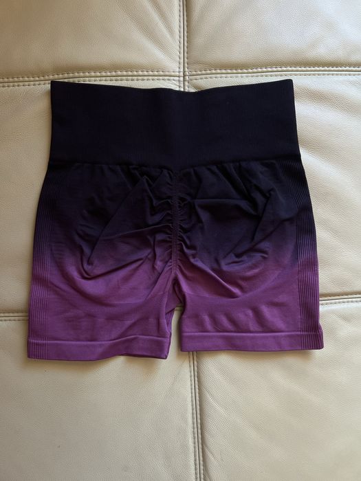 Спортно бюстие и клин Wiskii Active,Alo Yoga,Adanola,Bo&Tee,Oh Polly