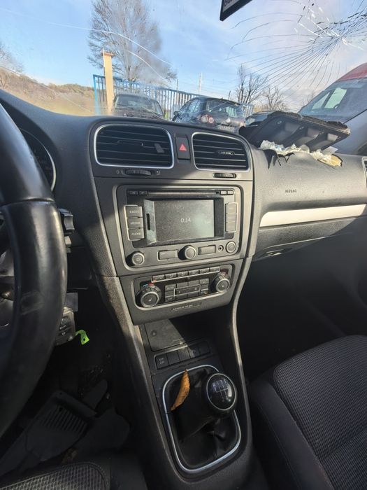 Продавам голф 6 на части