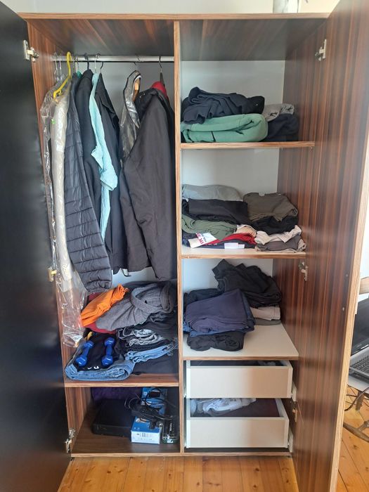 Много запазен гардероб