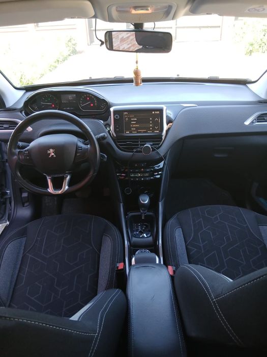 VÂND/ SCHIMB Peugeot 2008, 2018,facelift , 2018 1.2 benzina