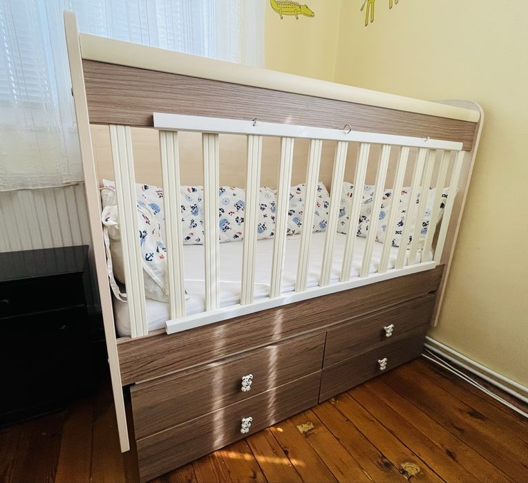 Бебешка кошара с матрак + 2 комплекта обиколници