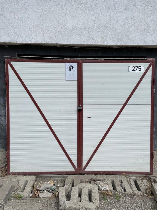 Usa  garaj panou termoizolant