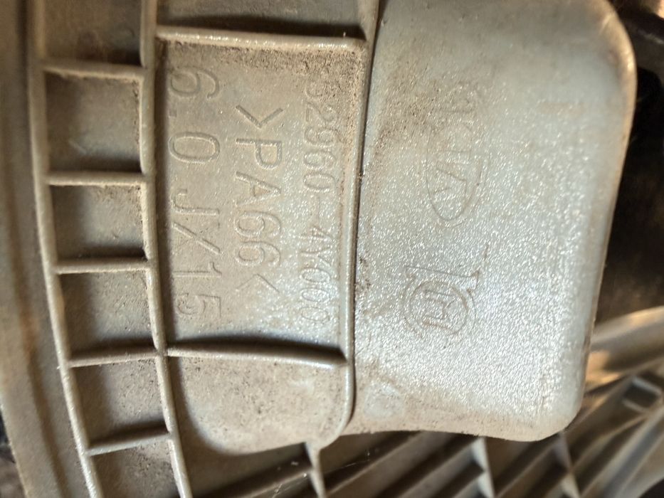Продам оригинальные колпаки на Кия рио
