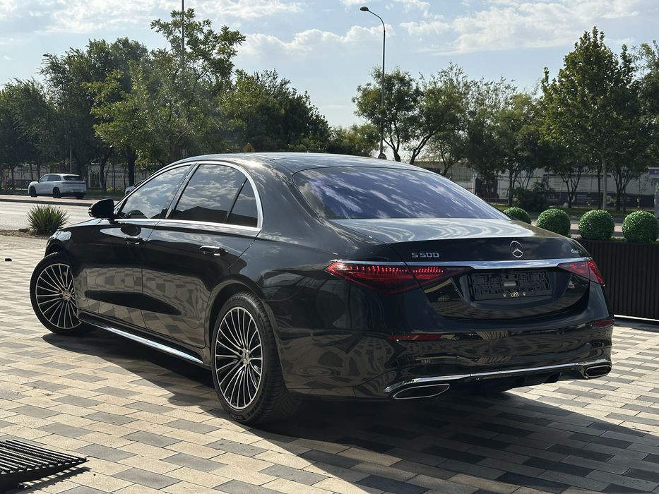 Mercedes benz W223 S500