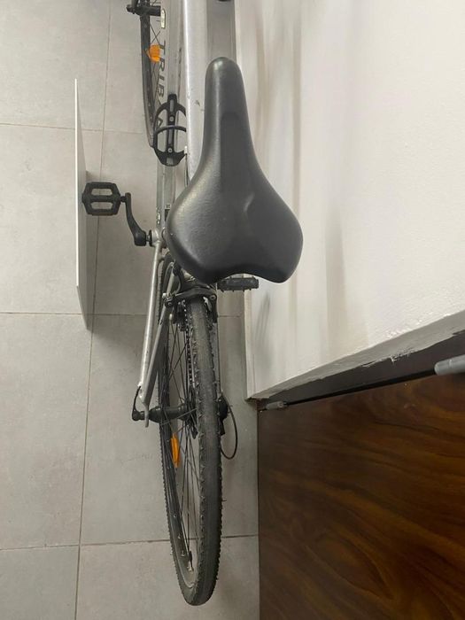 Bicicleta pentru asfalt, Triban RC100, gri, cadru aluminiu, furca -N2-