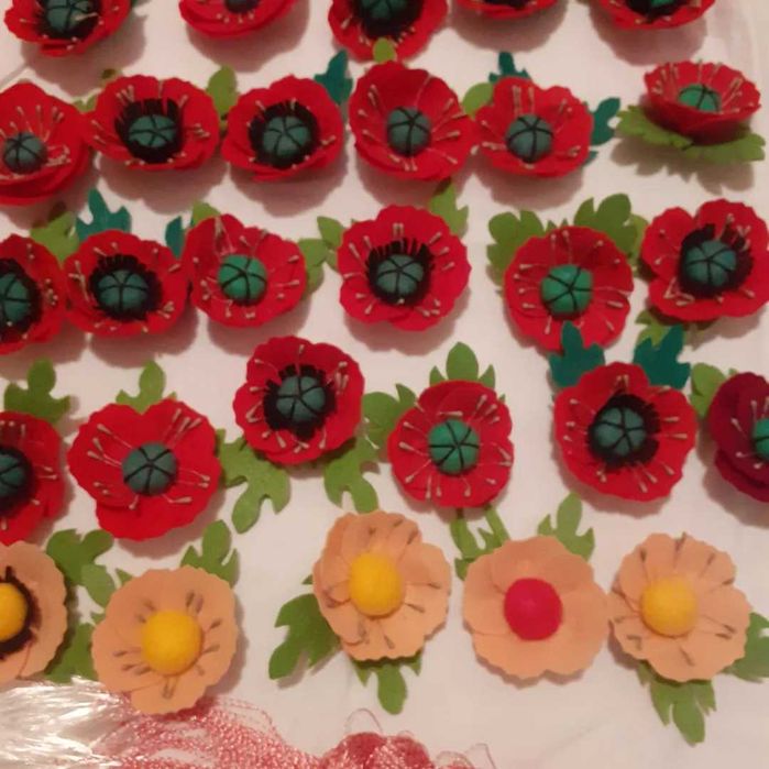 Mărțișoare tip broșă facute din fetru. Realizate manual.