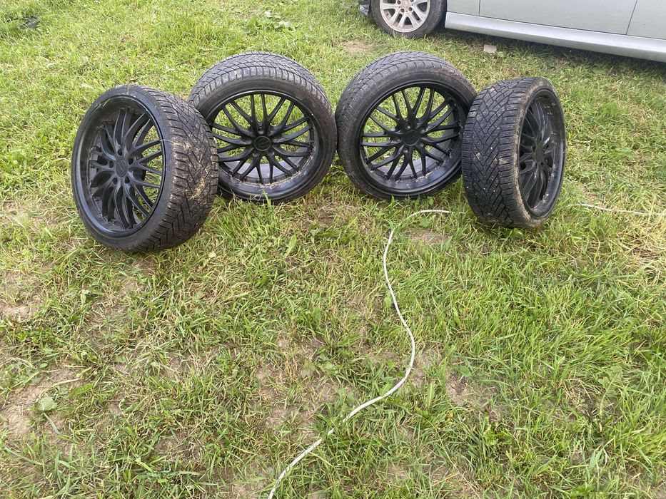 Jante BMW in 2 latimi cu cauciucuri noi de iarma pe 19
