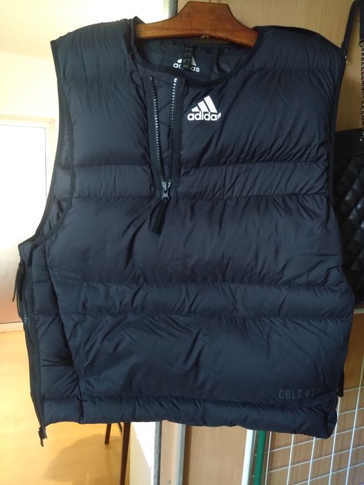 Vesta Adidas neagra model antiglonț