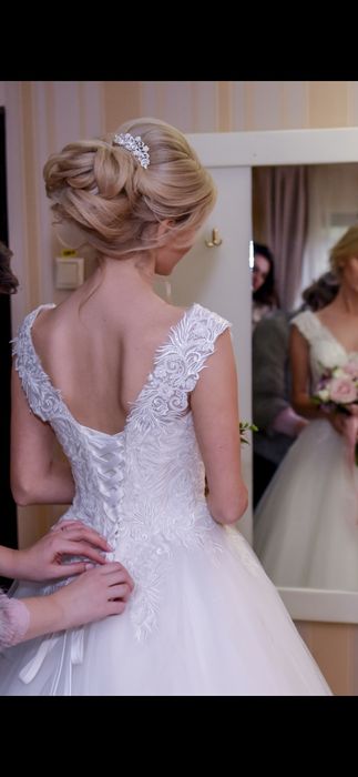 Vand rochie de mireasa tip printesa