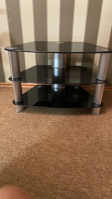 Стеклянная тумба под ТВ