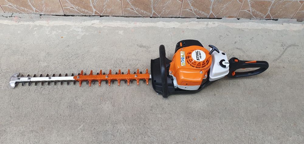 Foarfeca Stihl HS 82 T .