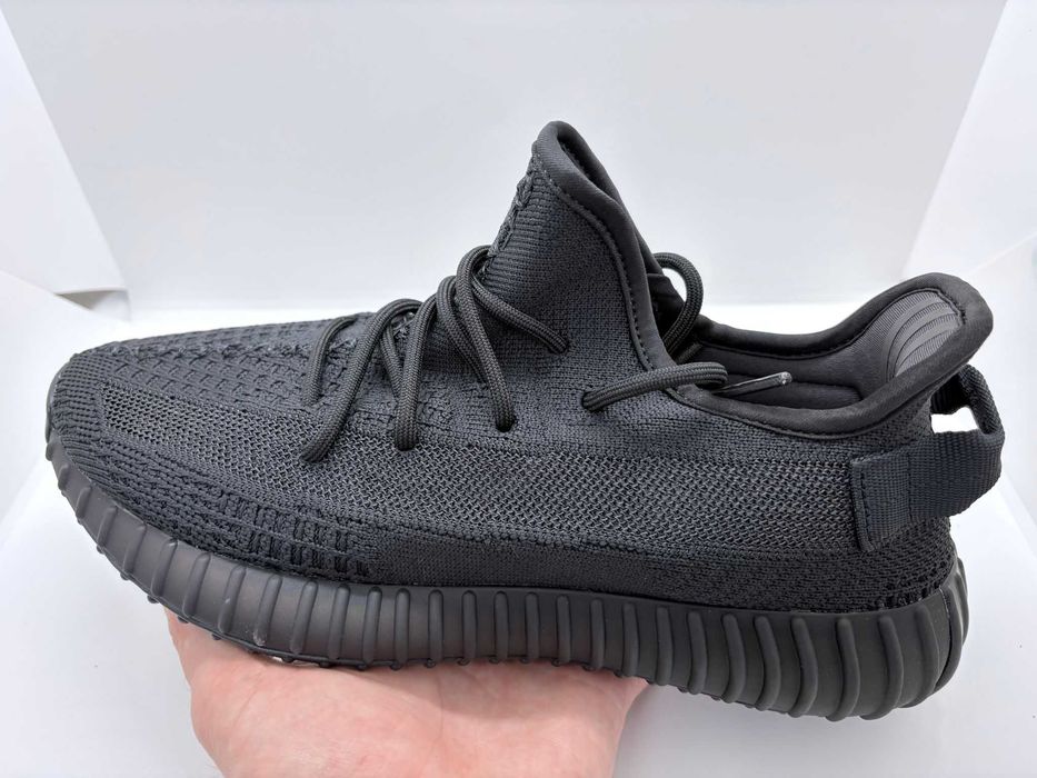 Yeezy Boost 350 V2 Onyx Sneakers